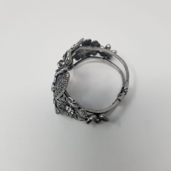 ANTIQUED SILVER LIKE FLOWERS BUTTERFLIES BRACELET - Picture 3 of 11